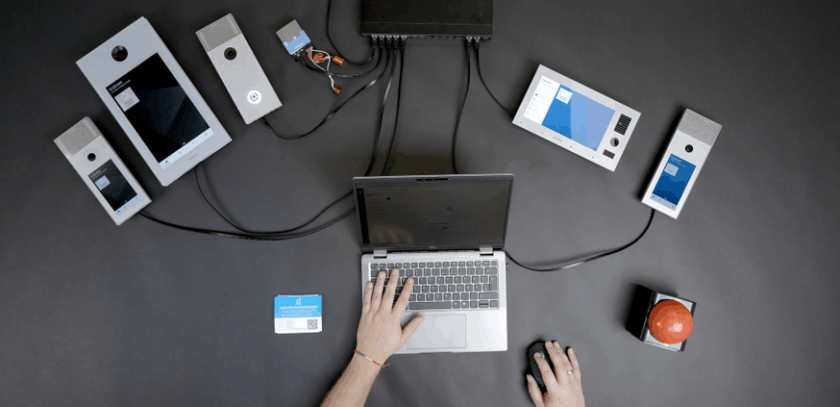 Abbandona i manuali con Symphony Config di Commend